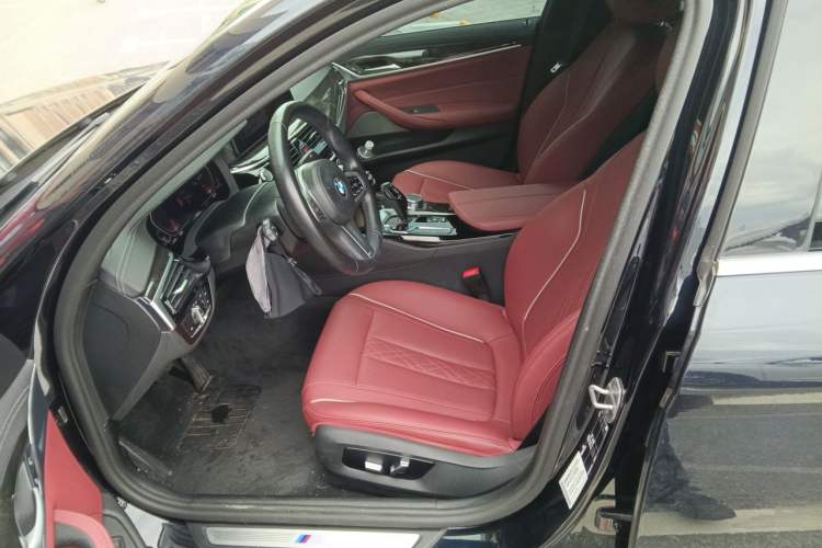 Used BMW 5 Series 2022 Restyled 525Li M Sport Package Left Front Seat