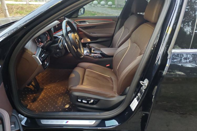 Used BMW 5 Series 2022 Restyled 530Li Luxury Edition M Sport Package Left Front Seat
