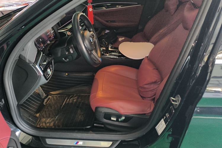 Used BMW 5 Series 2022 Restyled 525Li M Sport Package Left Front Seat
