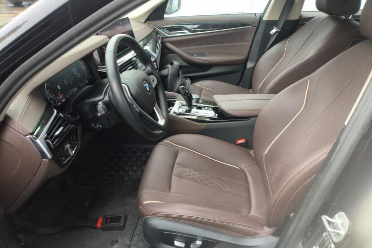 Used BMW 5 Series 2022 Second Facelift 525Li Luxury Package Left Front Seat