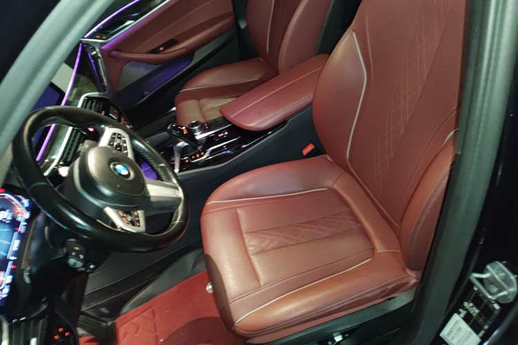 Used BMW 5 Series 2022 525Li M Sport Package Left Front Seat