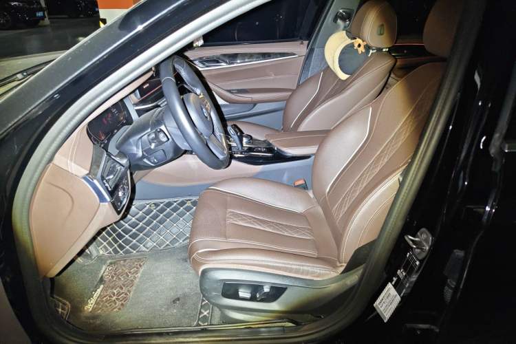 Used BMW 5 Series 2022 Second Facelift 525Li M Sport Package Left Front Seat