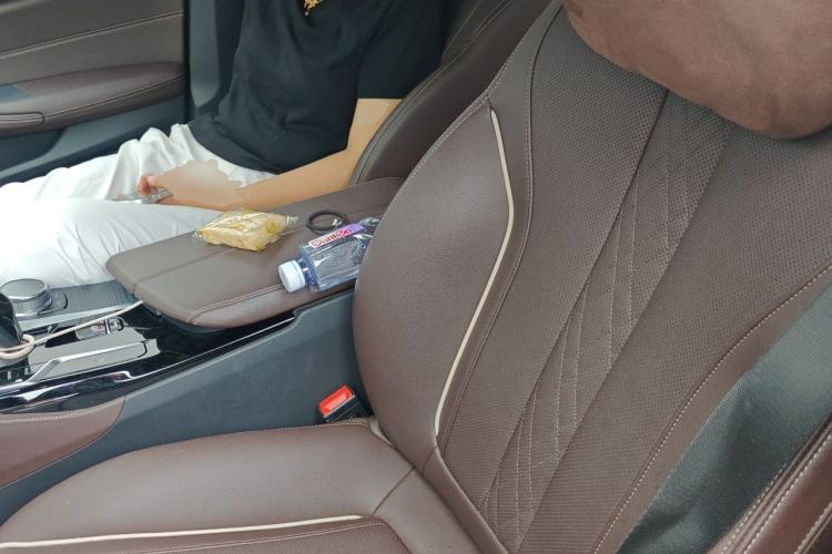 Used BMW 5 Series 2022 530Li Leading Model M Sport Package Left Front Seat