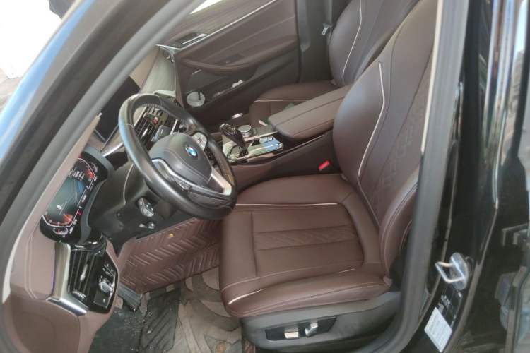 Used BMW 5 Series 2022 530Li Leading Luxury Package Left Front Seat