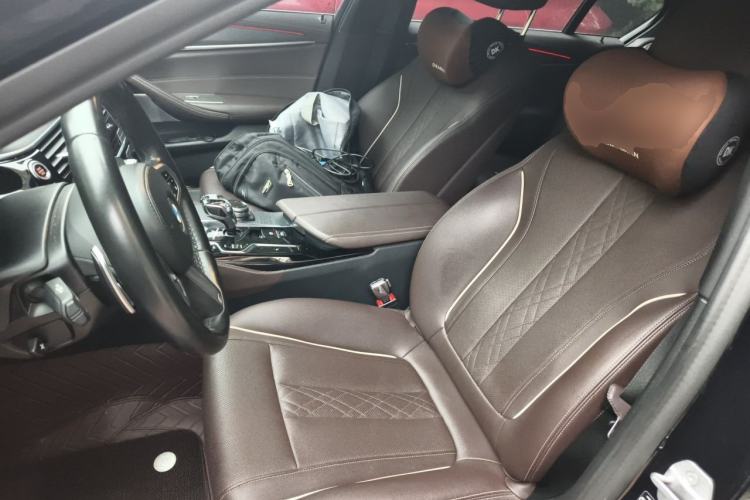 Used BMW 5 Series 2022 Restyled 530Li Leading Edition M Sport Package Left Front Seat