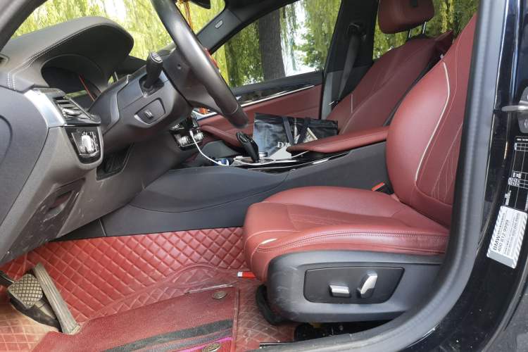 Used BMW 5 Series 2022 Restyled 525Li M Sport Package Left Front Seat