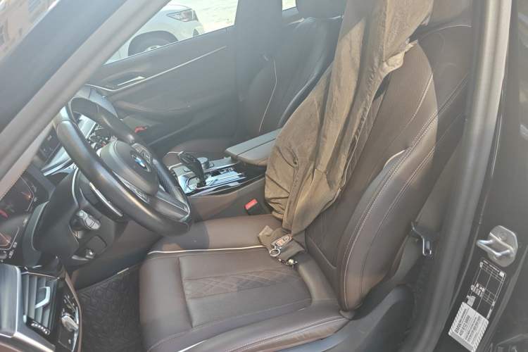 Used BMW 5 Series 2022 Second Facelift 530Li Leading Edition M Sport Package Left Front Seat