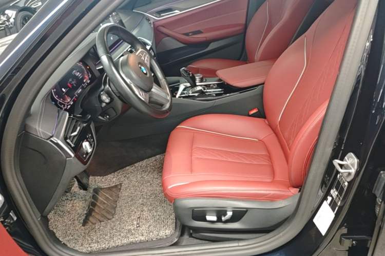 Used BMW 5 Series 2022 Second Facelift 530Li Leading Edition M Sport Package Left Front Seat