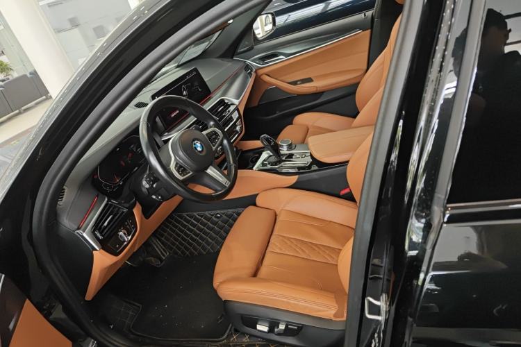 Used BMW 5 Series 2022 Second Facelift 525i M Sport Package Left Front Seat