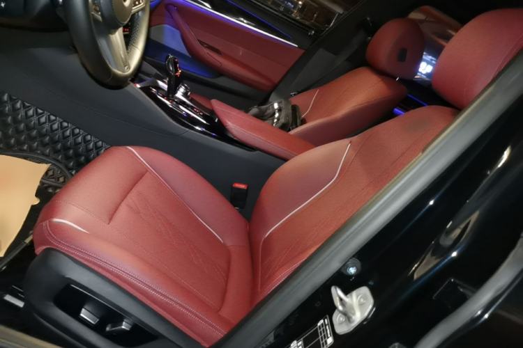 Used BMW 5 Series 2022 Restyled 530Li Leading Edition M Sport Package Left Front Seat