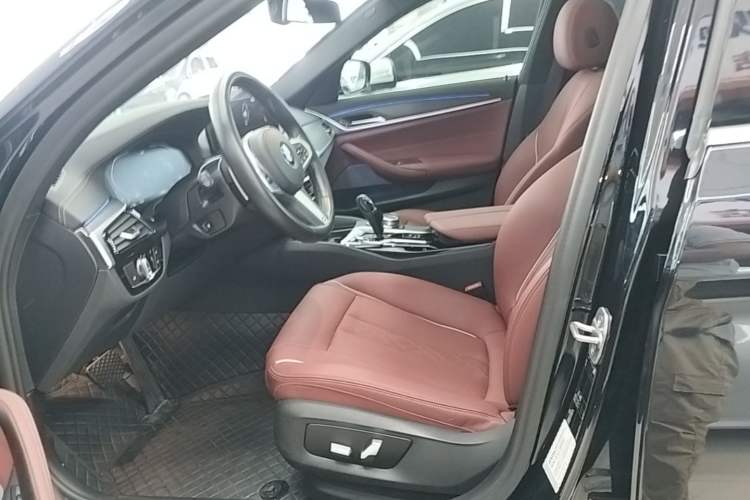 Used BMW 5 Series 2022 530Li Leading Model M Sport Package Left Front Seat
