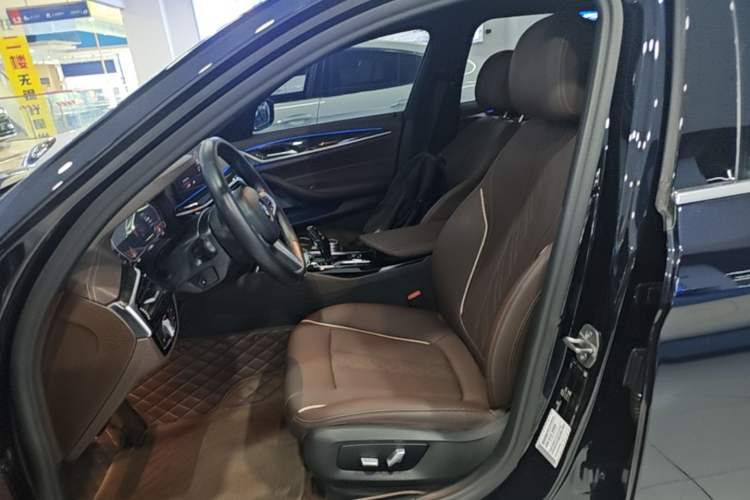 Used BMW 5 Series 2022 Restyled 525Li M Sport Package Left Front Seat