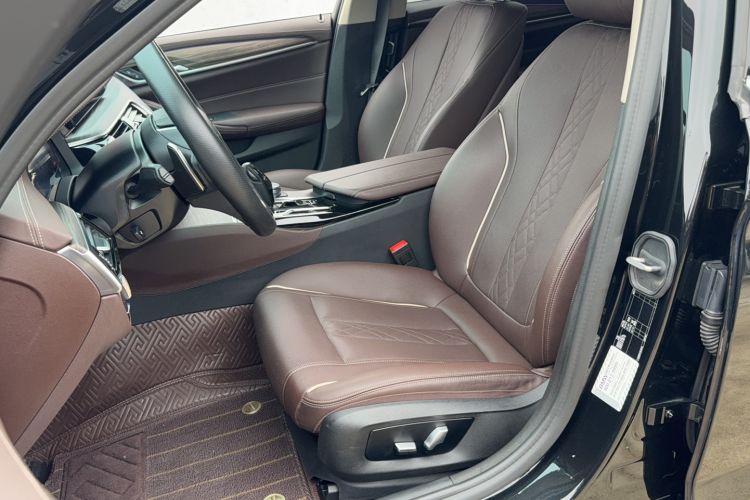 Used BMW 5 Series 2022 530Li Leading Luxury Package Left Front Seat