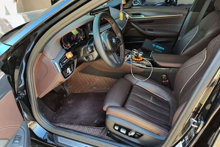 Used BMW 5 Series 2022 Second Facelift 530Li Luxury Version M Sport Package Left Front Seat