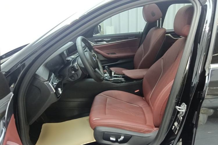 Used BMW 5 Series 2022 Restyled 525Li M Sport Package Left Front Seat