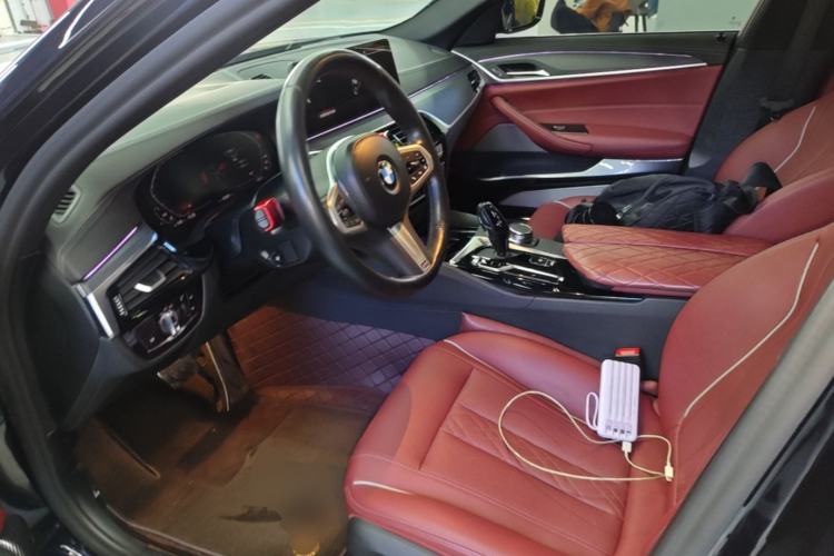 Used BMW 5 Series 2022 Second Facelift 530Li Leading Edition M Sport Package Left Front Seat