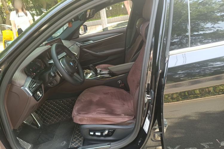 Used BMW 5 Series 2022 Second Facelift 530Li Luxury Version M Sport Package Left Front Seat