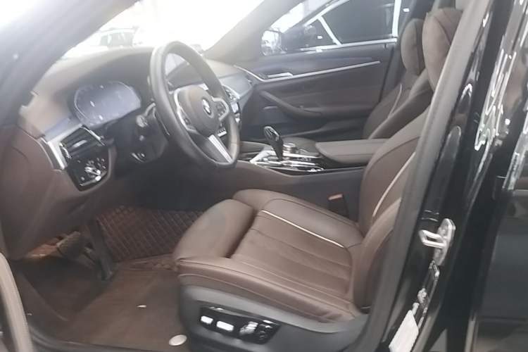 Used BMW 5 Series 2022 Second Facelift 530Li Luxury Version M Sport Package Left Front Seat