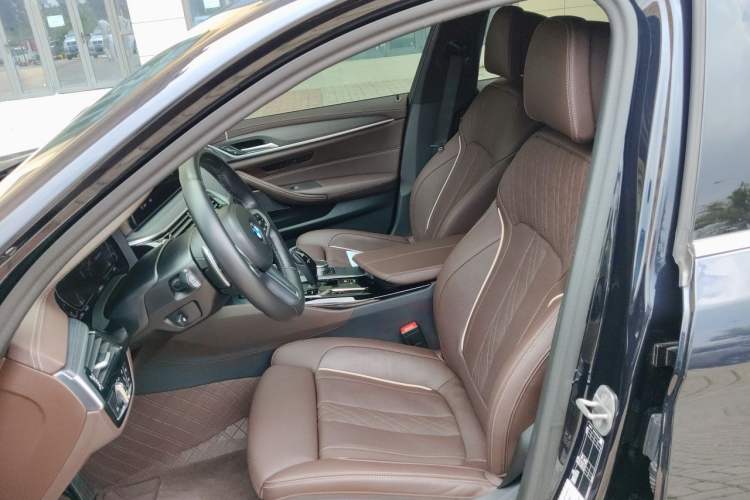 Used BMW 5 Series 2022 Second Facelift 530Li Luxury Version M Sport Package Left Front Seat