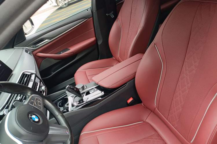 Used BMW 5 Series 2022 Second Facelift 530Li Leading Edition M Sport Package Left Front Seat