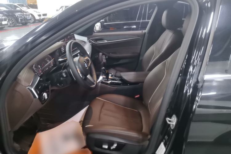 Used BMW 5 Series 2022 530Li Leading Model M Sport Package Left Front Seat