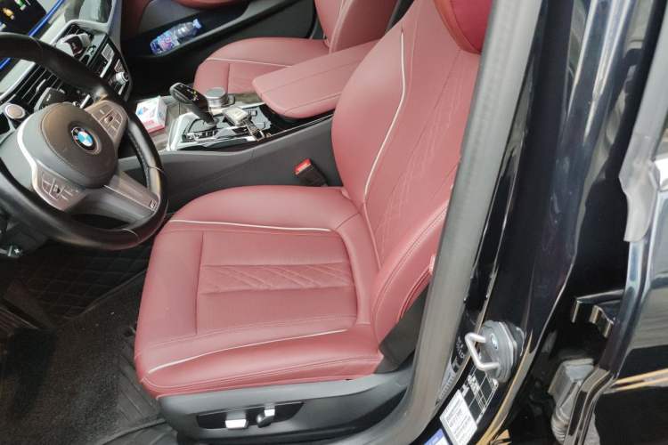 Used BMW 5 Series 2022 Second Facelift 525Li M Sport Package Left Front Seat