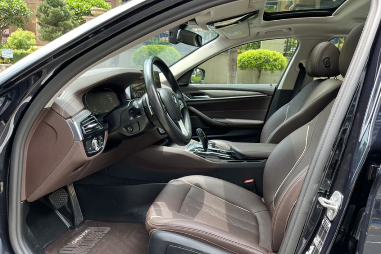 Used BMW 5 Series 2022 Second Facelift 530Li Leading Edition Luxury Package Left Front Seat