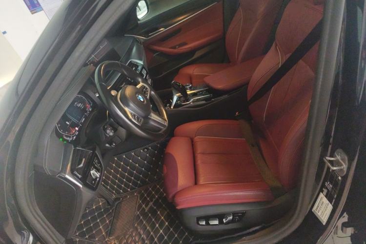 Used BMW 5 Series 2022 Second Facelift 530Li Luxury Version M Sport Package Left Front Seat