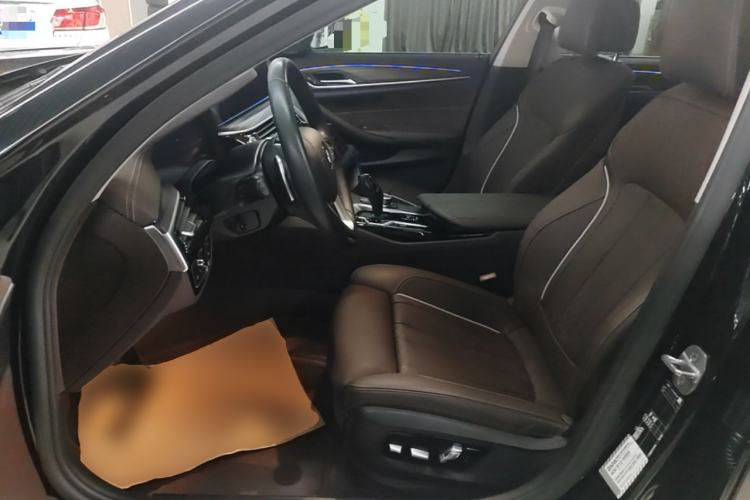 Used BMW 5 Series 2022 Second Facelift 530Li Luxury Edition Premium Package Left Front Seat
