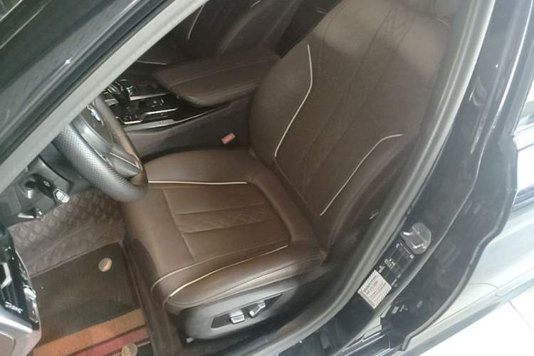 Used BMW 5 Series 2022 Second Facelift 525Li M Sport Package Left Front Seat