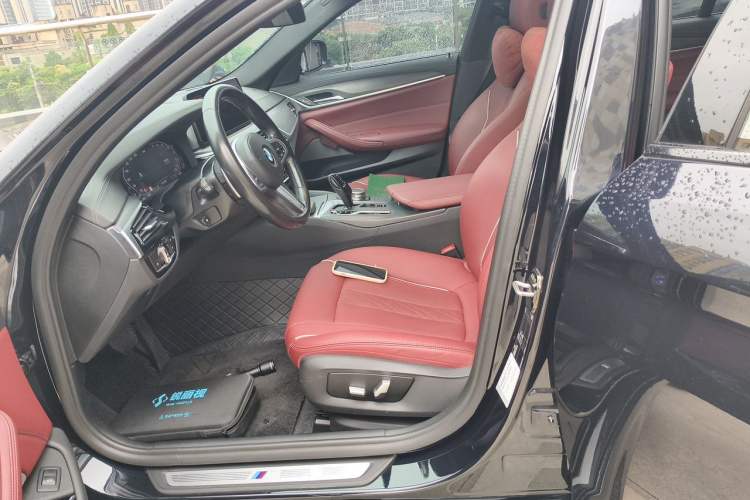 Used BMW 5 Series 2022 530Li Leading Model M Sport Package Left Front Seat
