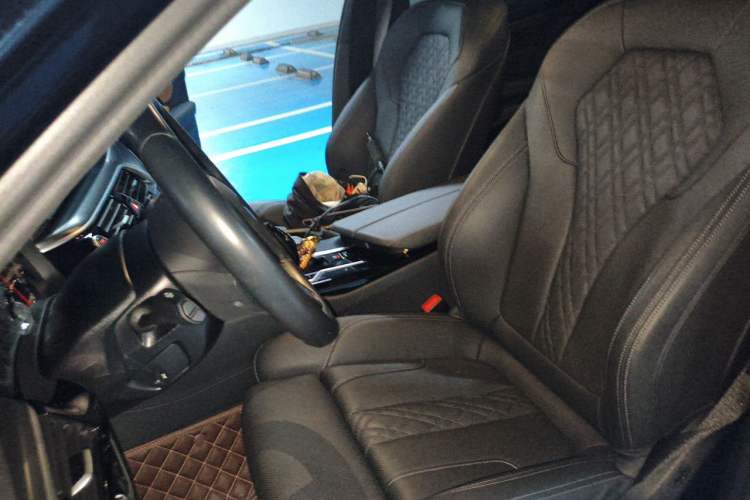 Used BMW 5 Series 2022 525i M Sport Package Left Front Seat