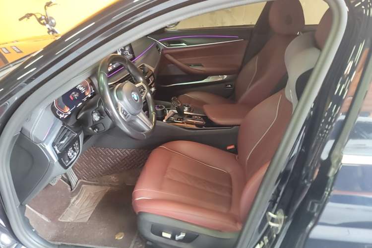Used BMW 5 Series 2022 Second Facelift 530Li Leading Edition M Sport Package Left Front Seat