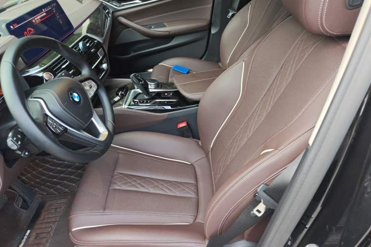 Used BMW 5 Series 2022 Restyled 525Li Luxury Package Left Front Seat