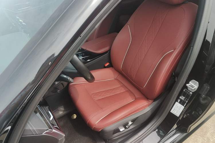 Used BMW 5 Series 2022 Restyled 525Li M Sport Package Left Front Seat