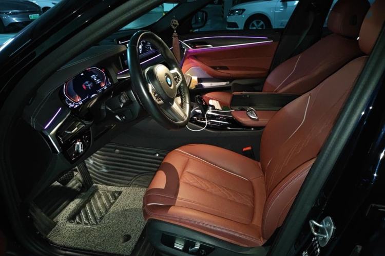 Used BMW 5 Series 2022 Restyled 530Li Leading Edition M Sport Package Left Front Seat