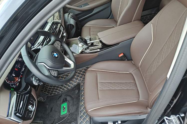 Used BMW 5 Series 2022 Second Facelift 525Li Luxury Package Left Front Seat