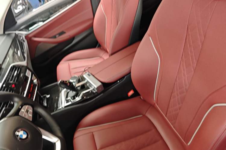 Used BMW 5 Series 2022 Second Facelift 525Li Luxury Package Left Front Seat