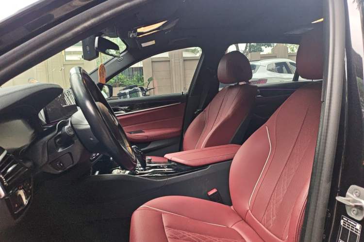 Used BMW 5 Series 2022 Restyled 525Li M Sport Package Left Front Seat