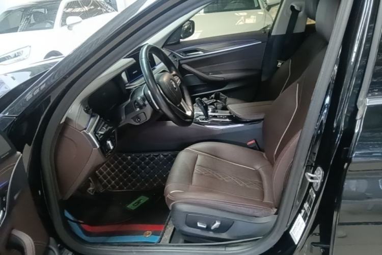 Used BMW 5 Series 2022 Second Facelift 530Li Leading Edition Luxury Package Left Front Seat