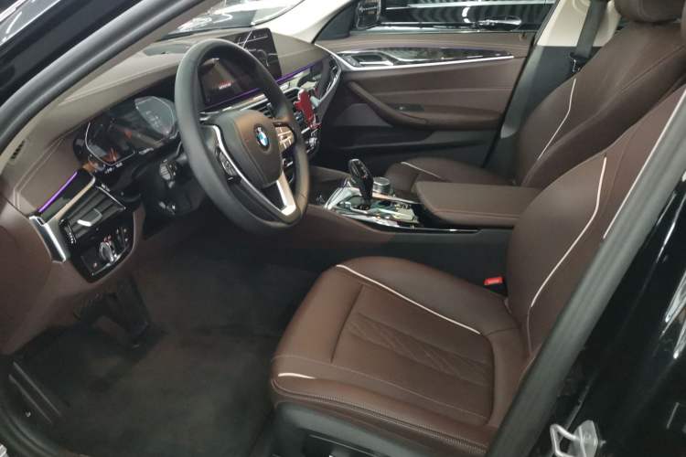 Used BMW 5 Series 2022 Second Facelift 525Li Luxury Package Left Front Seat