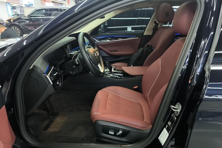 Used BMW 5 Series 2022 Second Facelift 525Li Luxury Package Left Front Seat