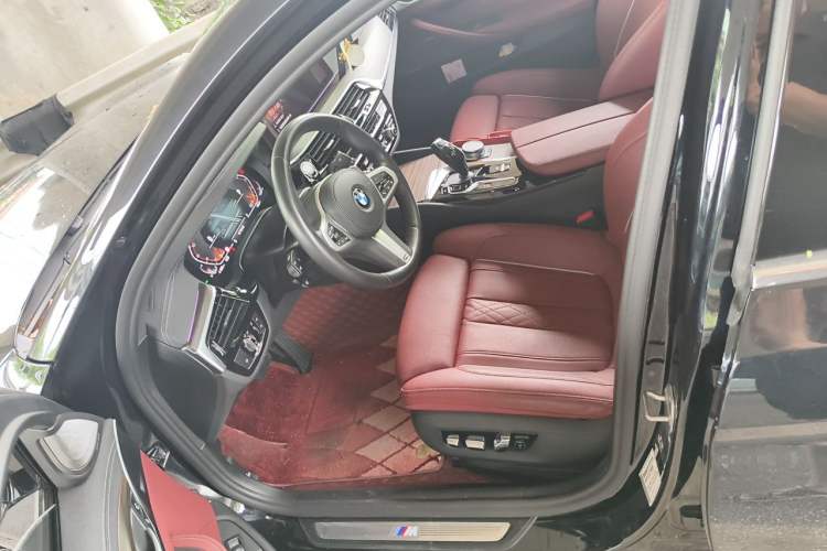Used BMW 5 Series 2022 Second Facelift 530Li Luxury Version M Sport Package Left Front Seat
