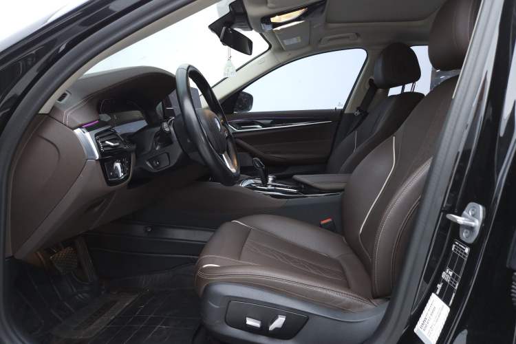 Used BMW 5 Series 2022 Second Facelift 525Li Luxury Package Left Front Seat
