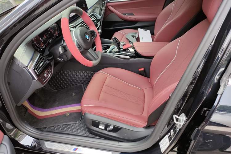 Used BMW 5 Series 2022 Restyled 525Li M Sport Package Left Front Seat