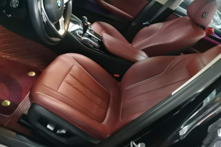 Used BMW 5 Series 2022 Restyled 525Li Luxury Package Left Front Seat