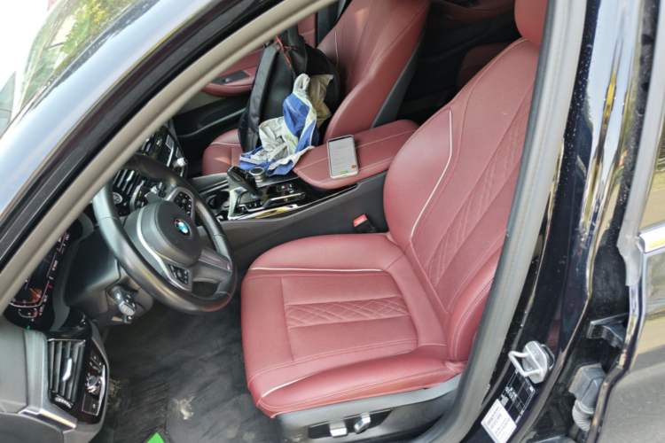 Used BMW 5 Series 2022 Restyled 530Li Leading Edition M Sport Package Left Front Seat