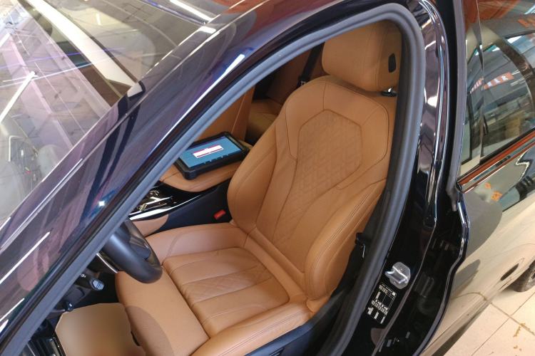 Used BMW 5 Series 2022 Second Facelift 530i M Sport Package Left Front Seat