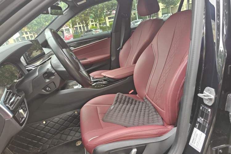 Used BMW 5 Series 2022 Restyled 525Li M Sport Package Left Front Seat