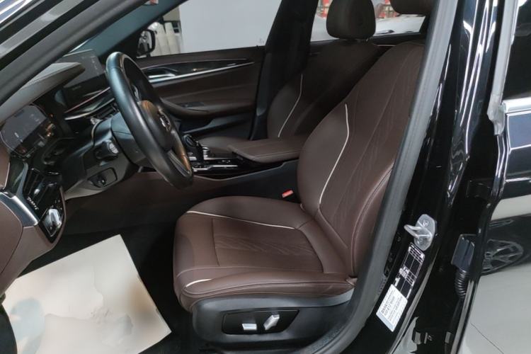 Used BMW 5 Series 2022 Restyled 525Li M Sport Package Left Front Seat